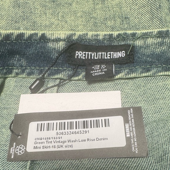 PrettyLittleThing Green Tint Vintage Style Denim Mini Skirt Size 12 NWT - Picture 3 of 3